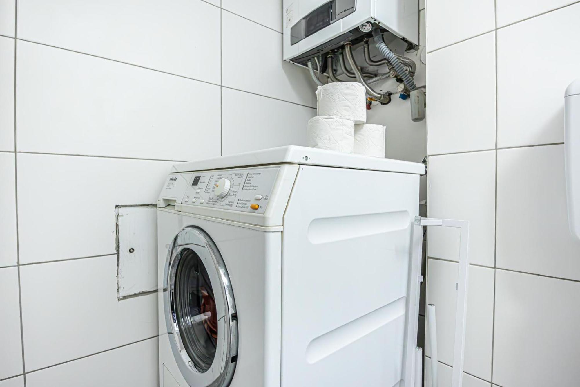 Near Schoenbrunn - Economy Rooms In Shared Apartment At Meidling Train Station 비엔나 외부 사진