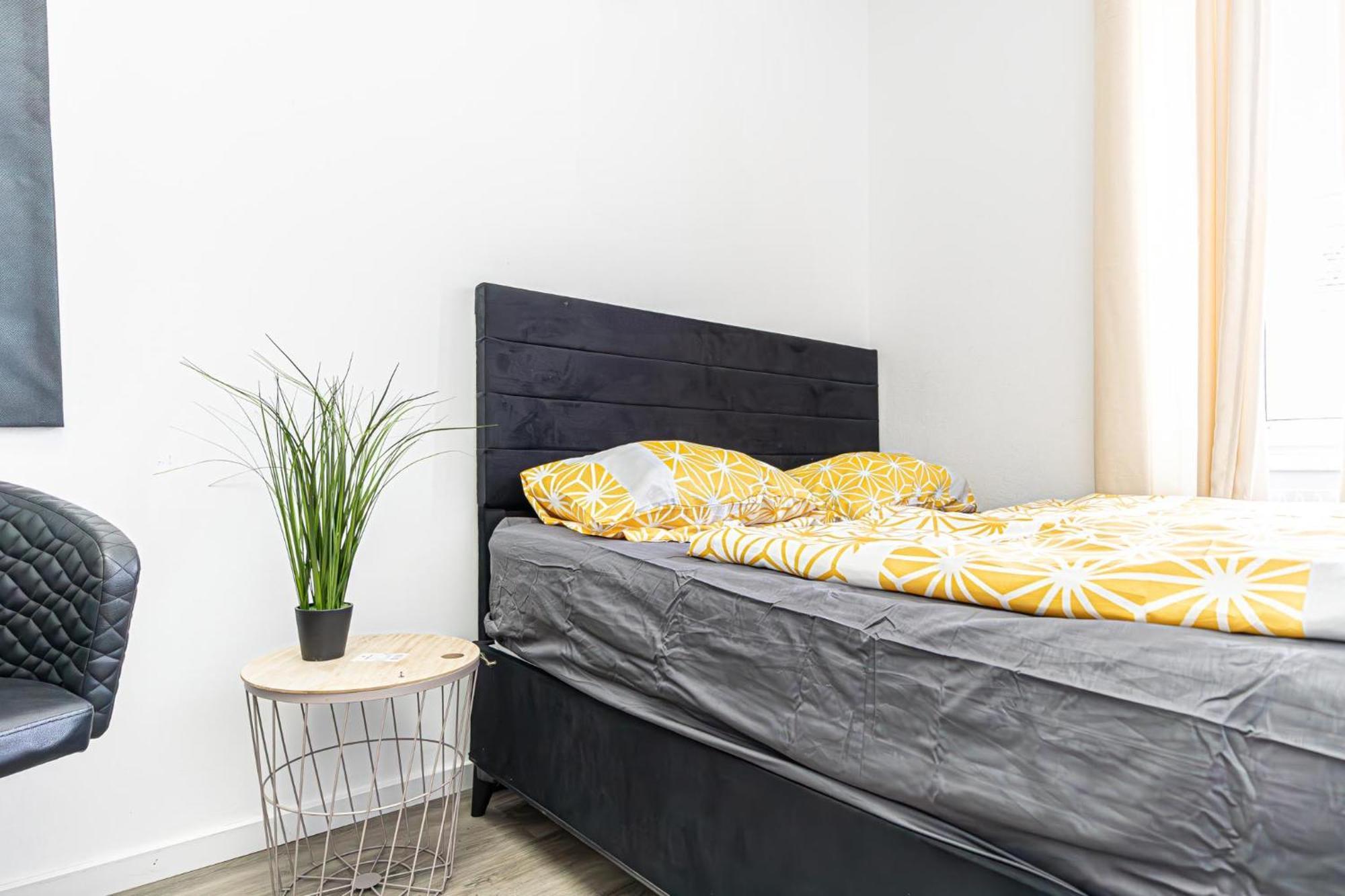 Near Schoenbrunn - Economy Rooms In Shared Apartment At Meidling Train Station 비엔나 외부 사진