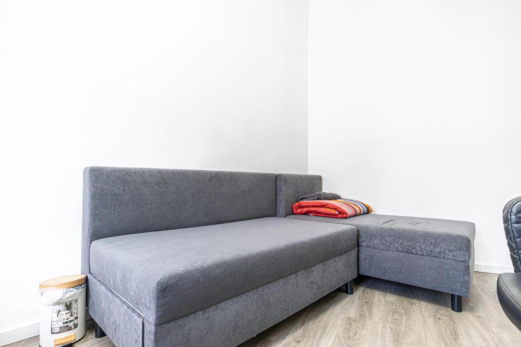 Near Schoenbrunn - Economy Rooms In Shared Apartment At Meidling Train Station 비엔나 외부 사진