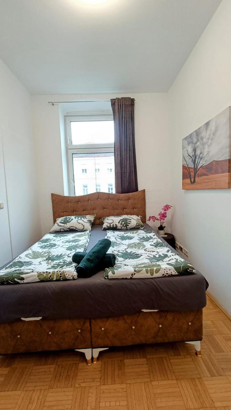 Near Schoenbrunn - Economy Rooms In Shared Apartment At Meidling Train Station 비엔나 외부 사진