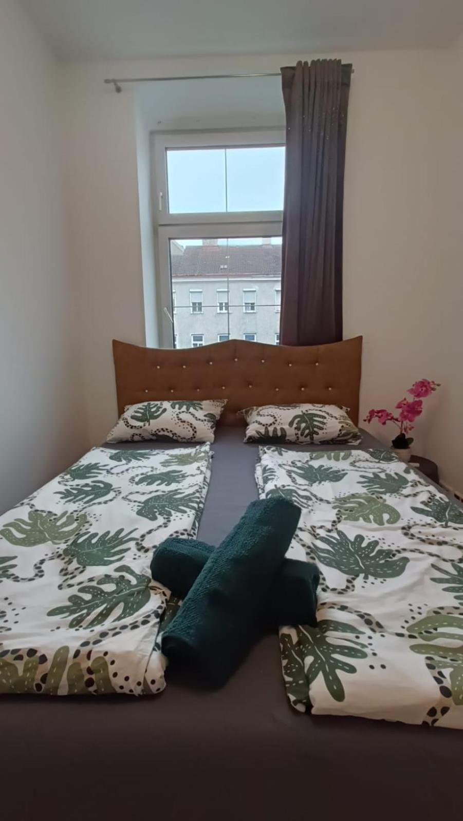 Near Schoenbrunn - Economy Rooms In Shared Apartment At Meidling Train Station 비엔나 외부 사진