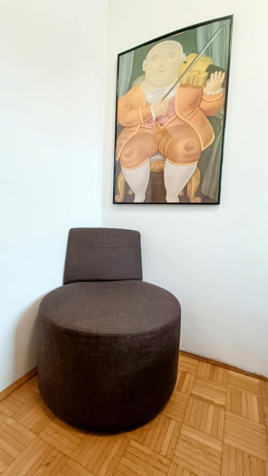 Near Schoenbrunn - Economy Rooms In Shared Apartment At Meidling Train Station 비엔나 외부 사진
